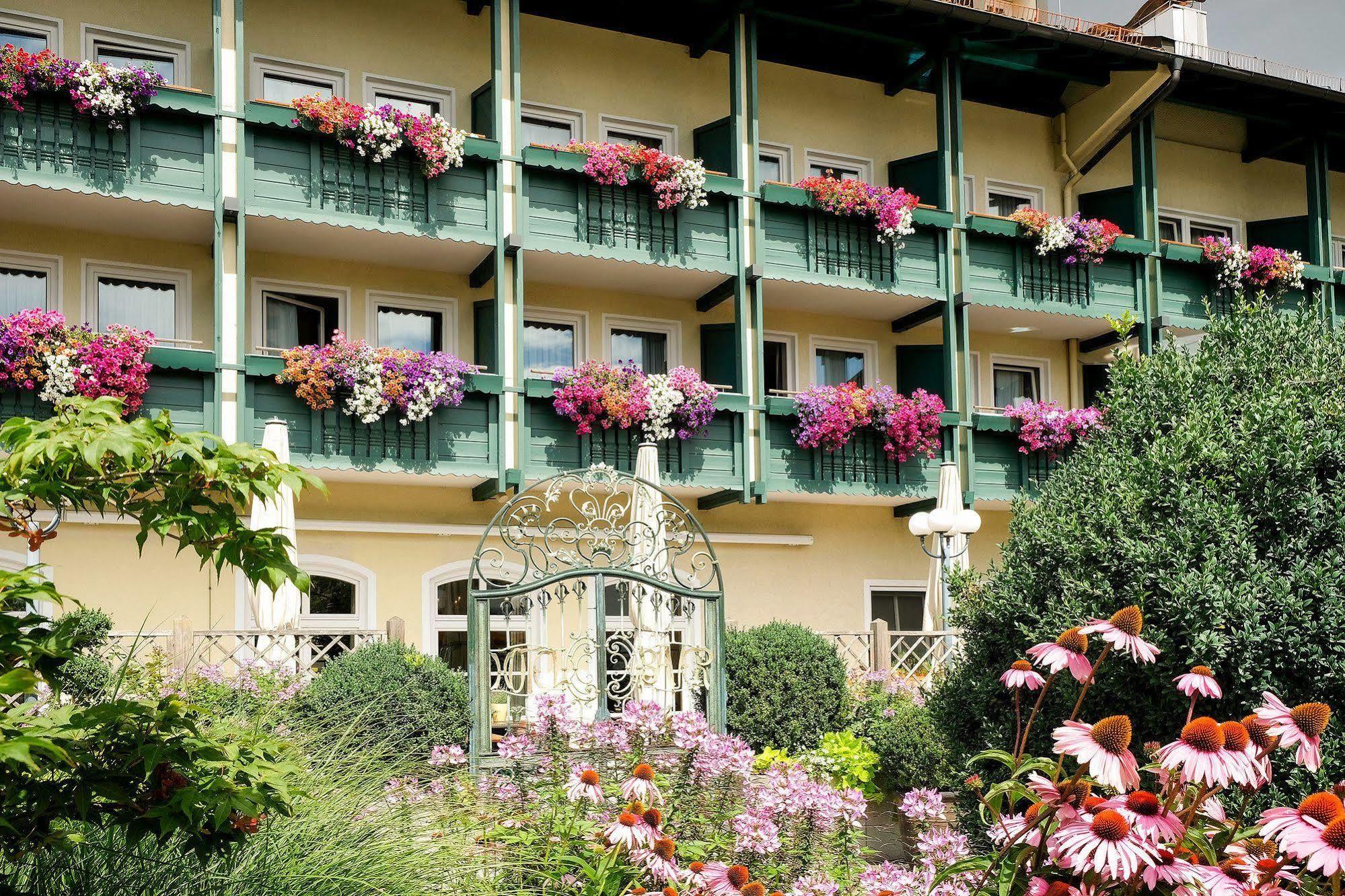 Bauer Hotel Und Restaurant Feldkirchen  Eksteriør billede